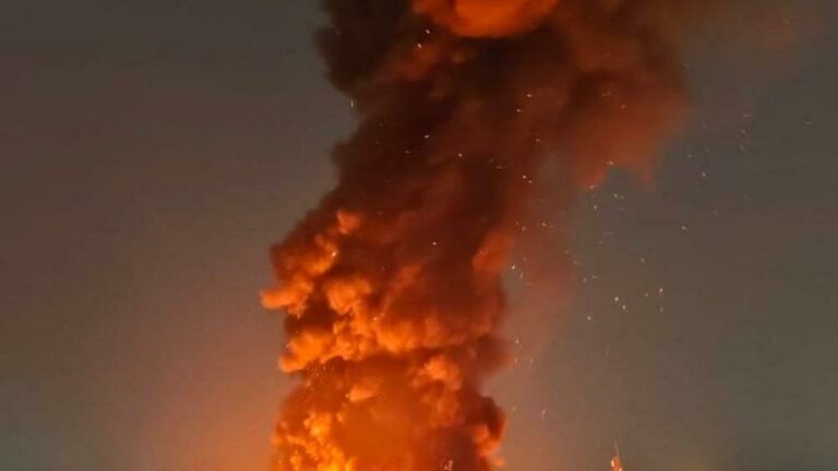 کٹیہار کے کرسیلا میں زبردست آگ لگنے سے کروڑوں روپے کا نقصان